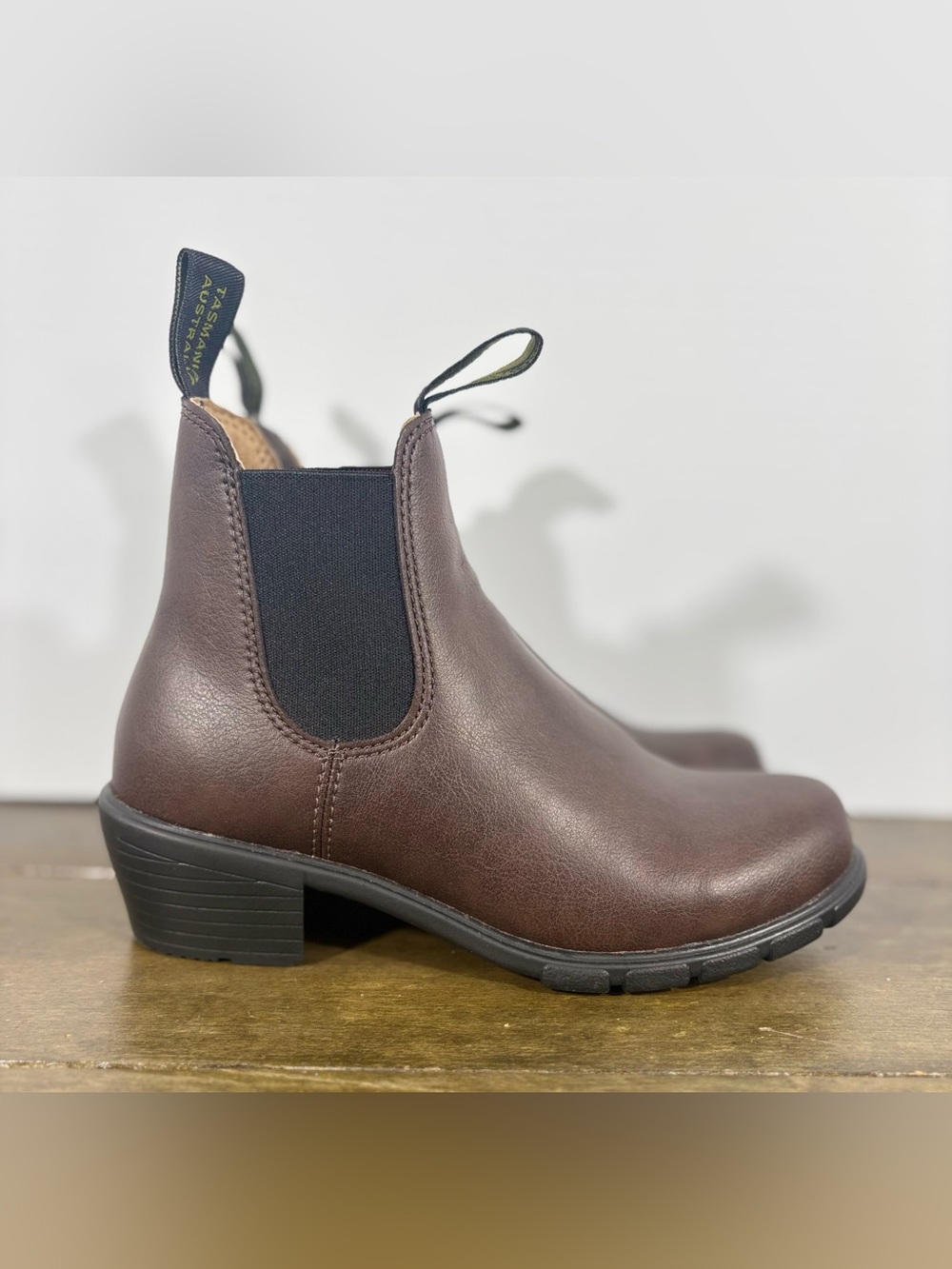 Blundstone Women’s Originals Vegan Boots in Brown Size 7 - Picture 5 of 8